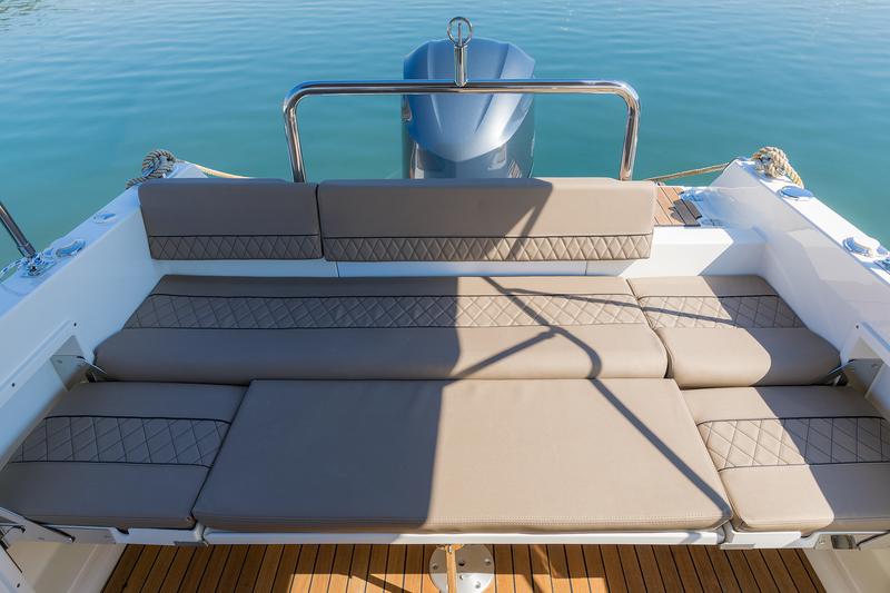 Book yachts online - motorboat - Pacific Craft 750 Sun Cruiser - no name - rent