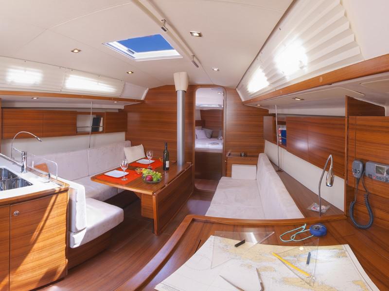 Book yachts online - sailboat - Salona 41 Performance - GREY GOOSE - rent