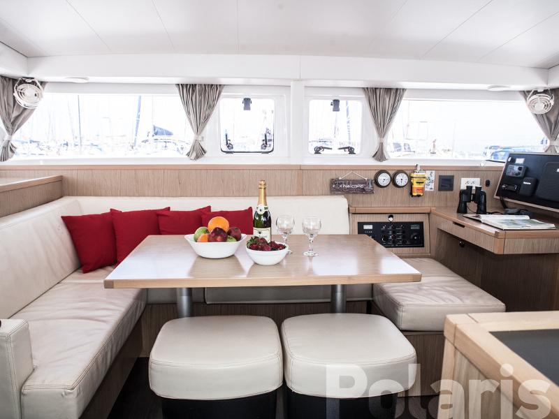 Book yachts online - catamaran - Lagoon 400 S2 A/C &amp; GEN - Vicky - rent