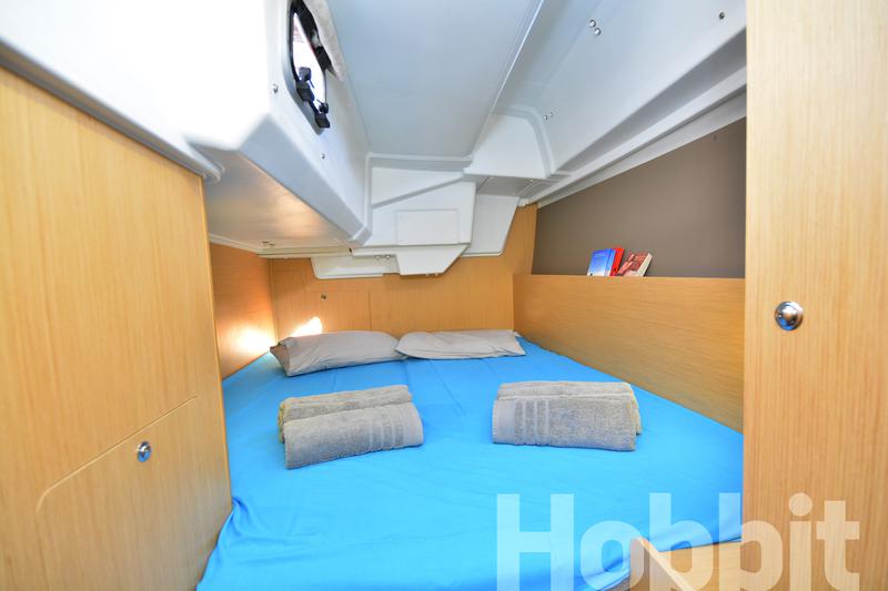 Book yachts online - sailboat - Oceanis 35 - Hobbit - rent