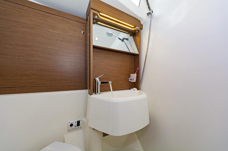 Book yachts online - sailboat - Oceanis 51.1 (4+1 cab) A/C &amp; GEN - MAMAKITA - rent