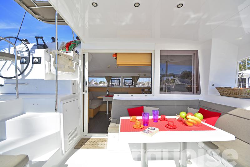 Book yachts online - catamaran - Lagoon 400 S2. - Turquoise - rent