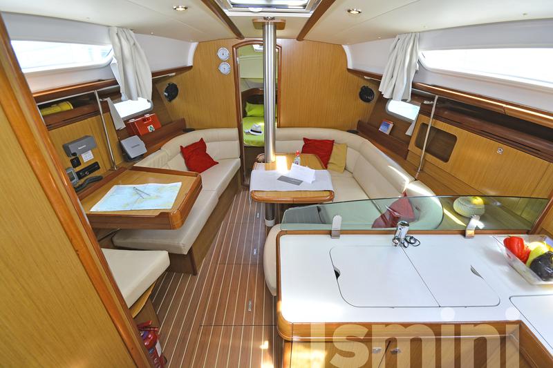 Book yachts online - sailboat - Sun Odyssey 36i - Ismini - rent