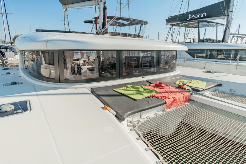 Book yachts online - catamaran - Lagoon 42 A/C &amp; GEN. - WIND WHISPER  - rent