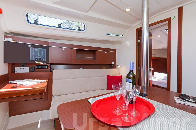 Book yachts online - sailboat - Hanse 345 - Ursa Minor - rent