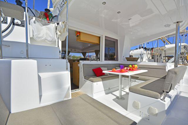 Book yachts online - catamaran - Lagoon 400 S2. - CALLISTO L400 - rent