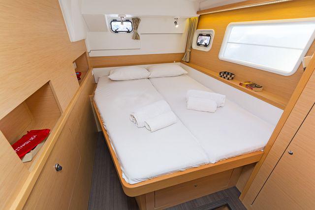 Book yachts online - catamaran - Lagoon 400 S2. - CALLISTO L400 - rent