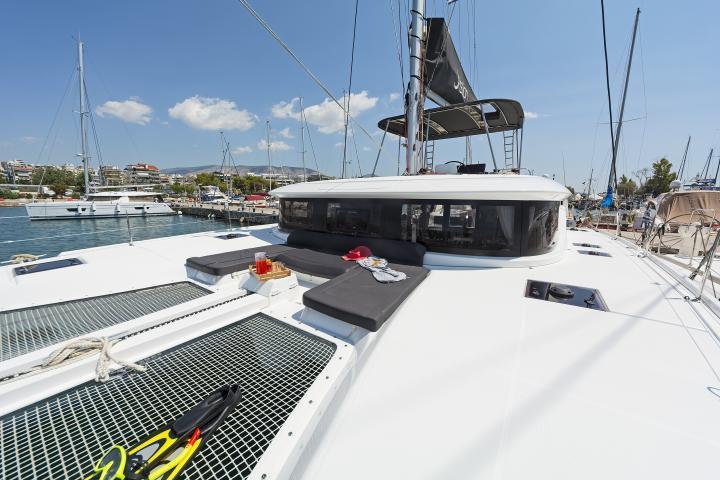 Book yachts online - catamaran - Lagoon 46 A/C &amp; GEN &amp; WM - LUCKY DRAGON - rent