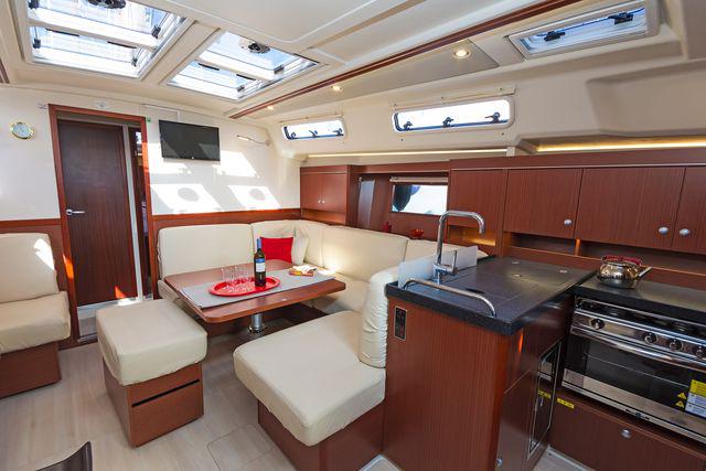 Book yachts online - sailboat - Hanse 455 - CAITLIN OF LORNE - rent