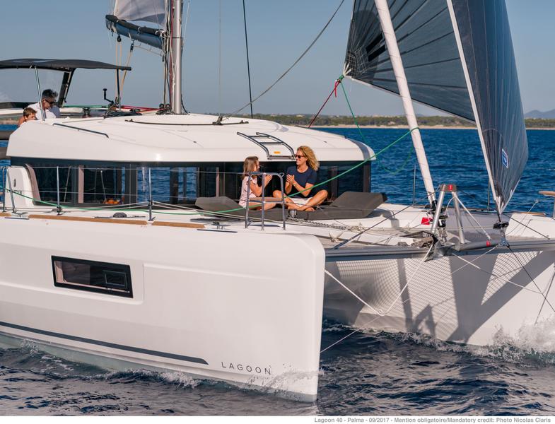 Book yachts online - catamaran - Lagoon 40 - L AVVENTURA - rent