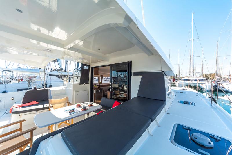 Book yachts online - catamaran - Lagoon 42 A/C &amp; GEN. - WHITE PEARL - rent