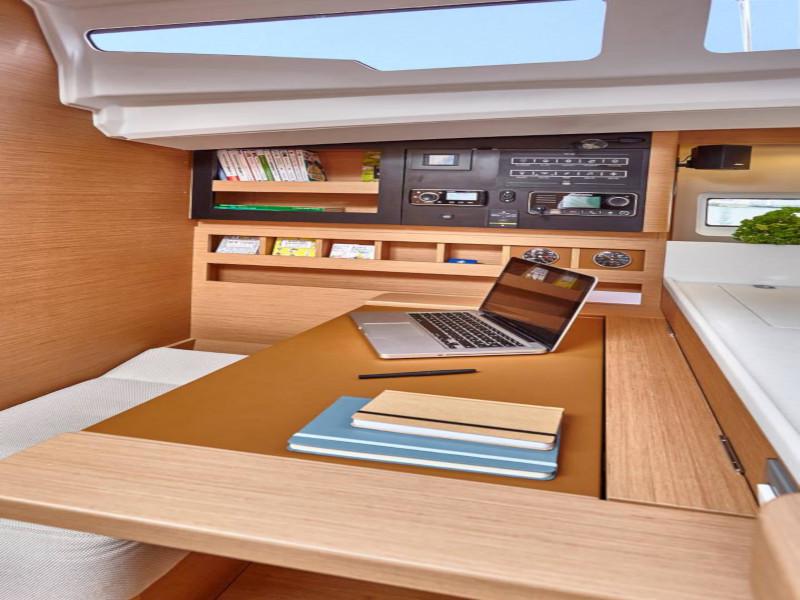 Book yachts online - sailboat - Sun Odyssey 440 - MIKE CHARLIE - rent