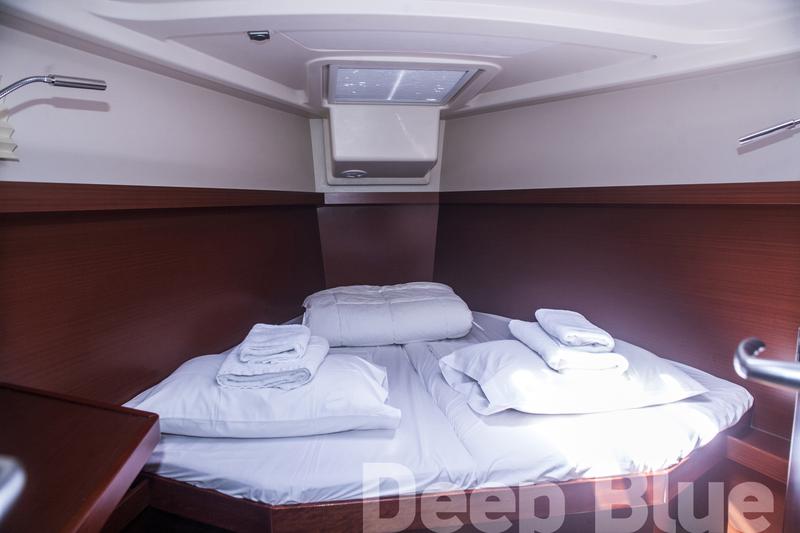 Book yachts online - sailboat - Hanse 415 - Deep Blue - rent