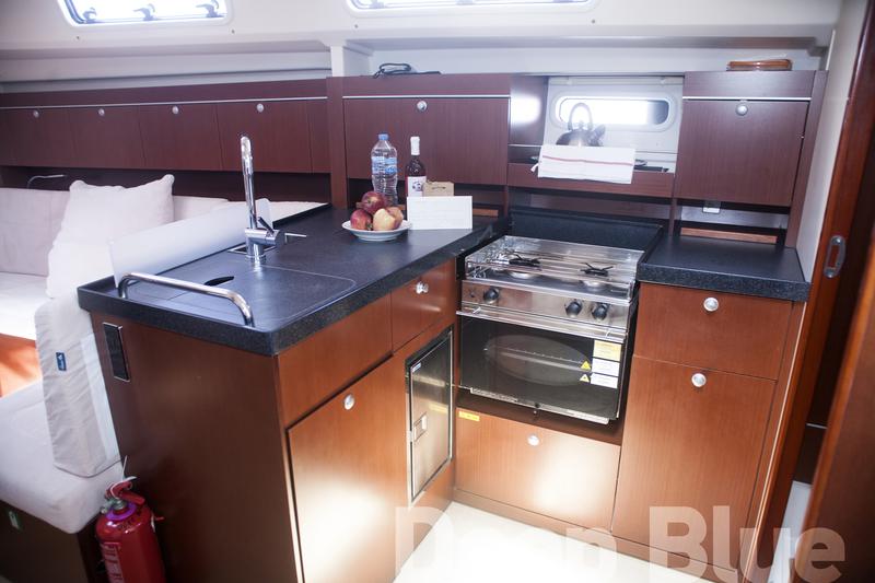 Book yachts online - sailboat - Hanse 415 - Deep Blue - rent
