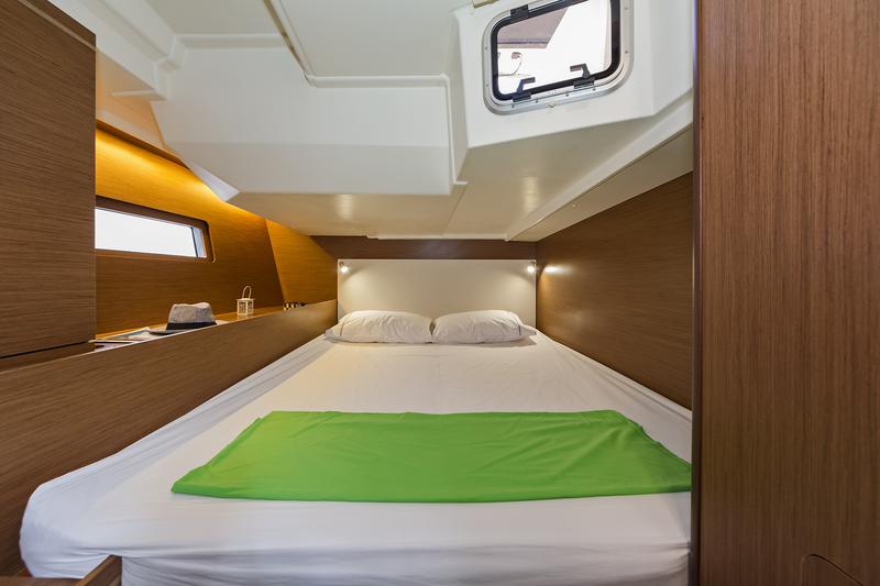 Book yachts online - sailboat - Oceanis 51.1 (5+1 cab) A/C &amp; GEN - CUBA LIBRE - rent