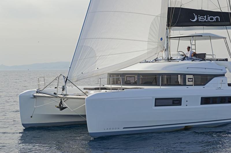 Book yachts online - catamaran - Lagoon 50 A/C &amp; GEN &amp; WM - HAPPY FEET (ONLY SKIPPERED) - rent