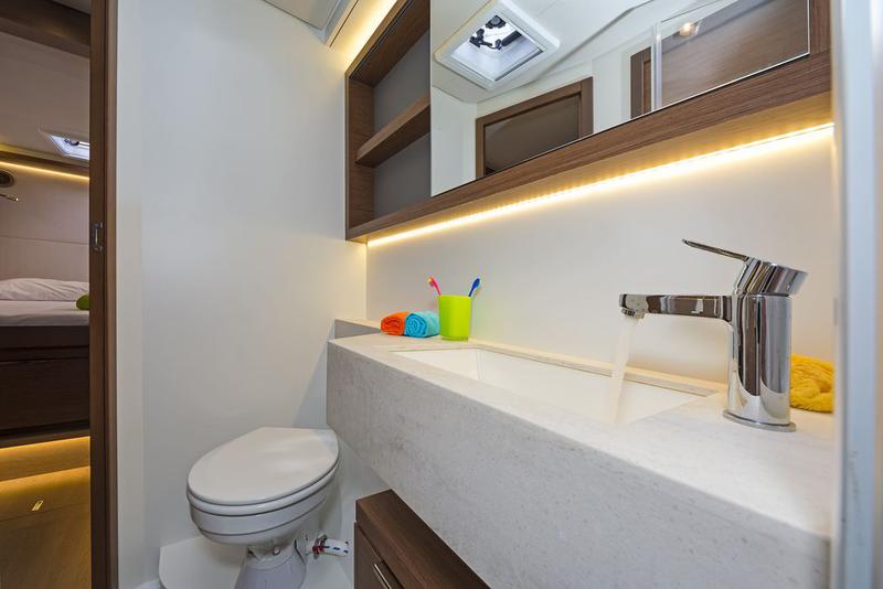 Book yachts online - catamaran - Lagoon 50 A/C &amp; GEN &amp; WM - HAPPY FEET (ONLY SKIPPERED) - rent