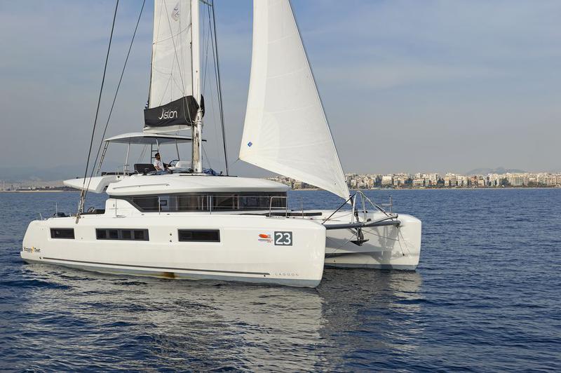 Book yachts online - catamaran - Lagoon 50 A/C &amp; GEN &amp; WM - HAPPY FEET (ONLY SKIPPERED) - rent