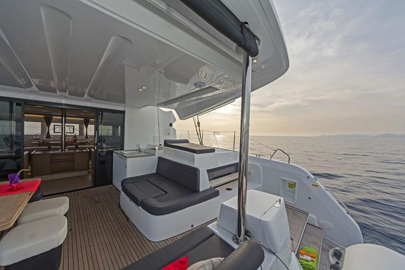 Book yachts online - catamaran - Lagoon 50 A/C &amp; GEN &amp; WM - HAPPY FEET (ONLY SKIPPERED) - rent