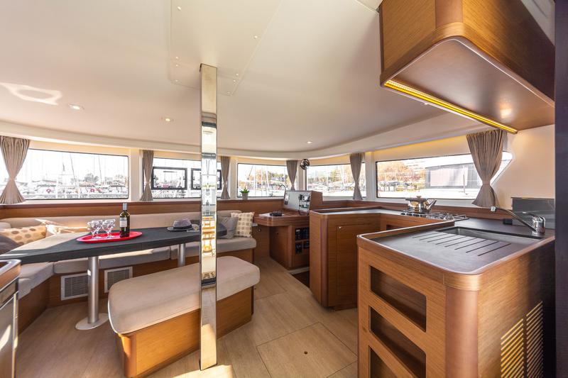 Book yachts online - catamaran - Lagoon 42 A/C &amp; GEN. - NIRIIS - rent