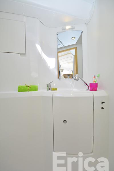 Book yachts online - catamaran - Lagoon 380 S2 - Erica - rent