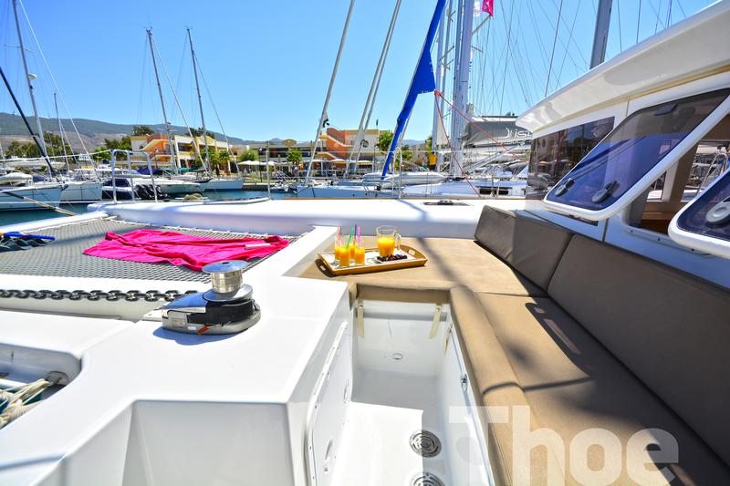 Book yachts online - catamaran - Lagoon 450 Fly A/C &amp; GEN - Thoe - rent
