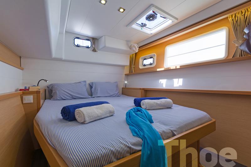 Book yachts online - catamaran - Lagoon 450 Fly A/C &amp; GEN - Thoe - rent