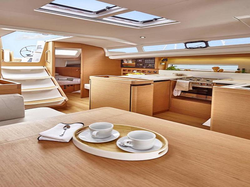 Book yachts online - sailboat - Sun Odyssey 440 - Jolly Roger - rent