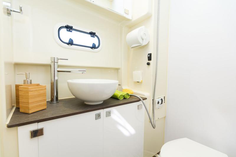 Book yachts online - catamaran - Bali 4.3 A/C &amp; GEN - ANNITA - rent