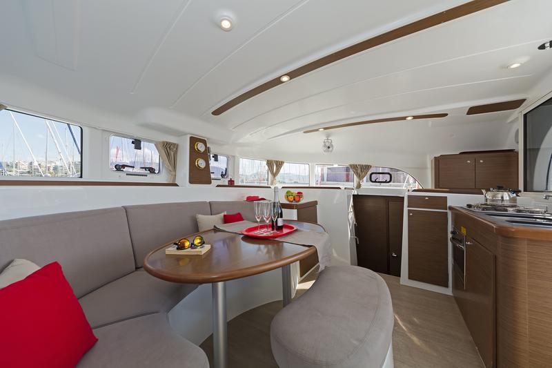 Book yachts online - catamaran - Lagoon 380 - ELEVEN - rent