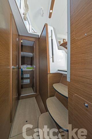 Book yachts online - catamaran - Lagoon 380 S2 - Catcake - rent