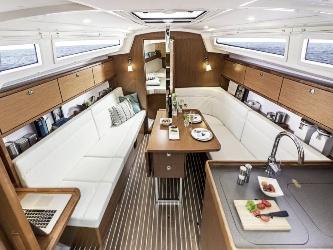 Book yachts online - sailboat - Bavaria Cruiser 34 - FIVE - rent