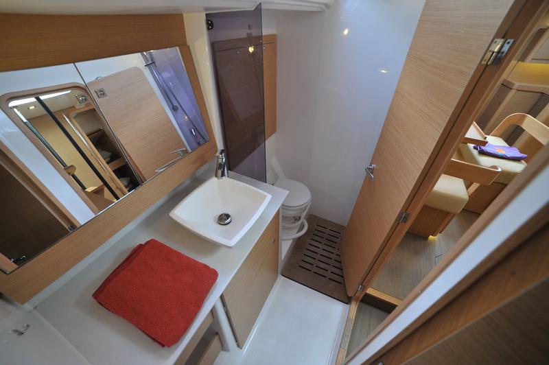 Book yachts online - sailboat - Dufour 520 GL - Greenleaf - rent
