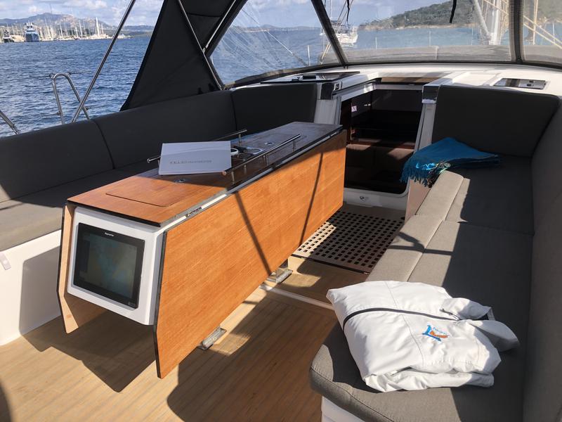 Book yachts online - sailboat - Dufour 530 Owner's version - Gringott - rent