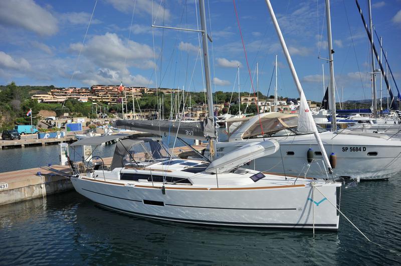 Book yachts online - sailboat - Dufour 360 GL - Karibu - rent