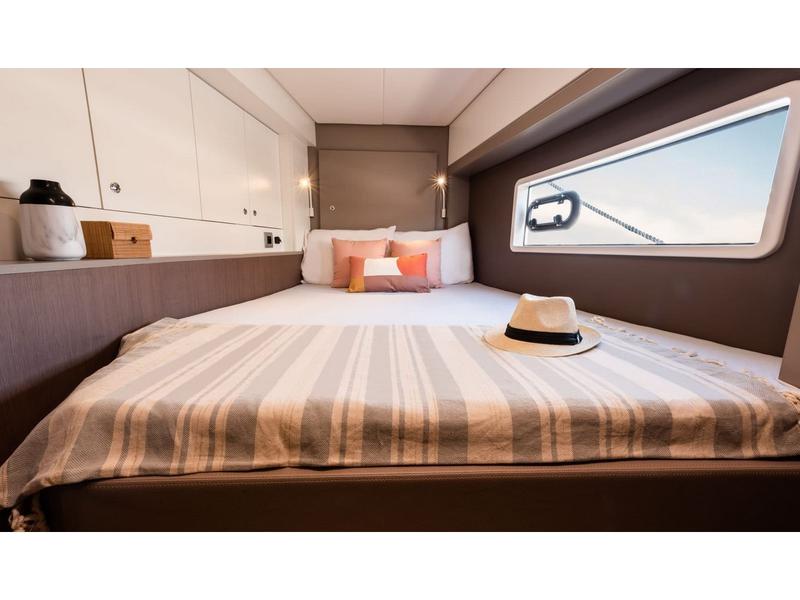 Book yachts online - catamaran - Bali 4.2 - Ziphius - rent