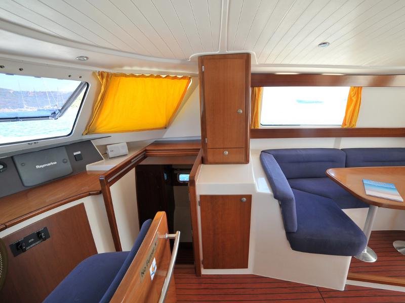 Book yachts online - motorboat - Maryland 37 - Northern Lights - rent