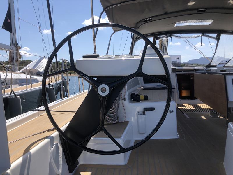 Book yachts online - sailboat - Dufour 530 Owner's Version - Edvige - rent