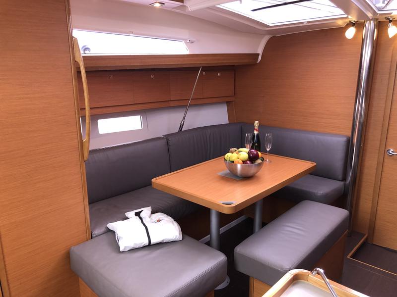Book yachts online - sailboat - Dufour 412 Grand large - Pamoja - rent