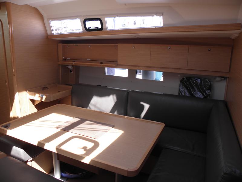 Book yachts online - sailboat - Dufour 460 Grand Large 5Cab - Newt - rent