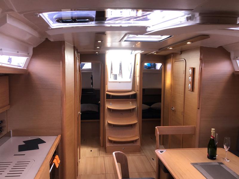 Book yachts online - sailboat - Dufour 430 Grand Large - Billywig - rent