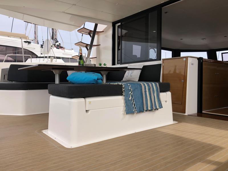 Book yachts online - catamaran - Dufour Catamaran 48 - Argo - rent