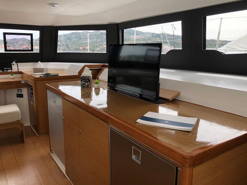 Book yachts online - catamaran - Dufour Catamaran 48 - Argo - rent