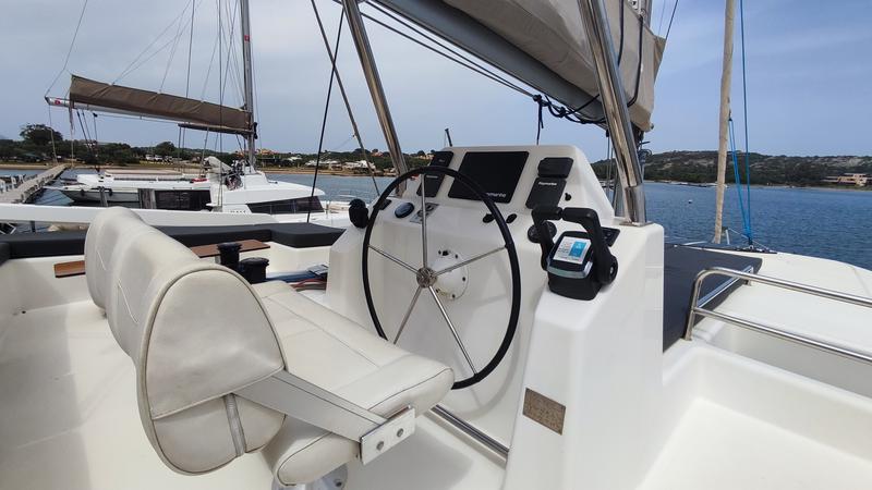 Book yachts online - catamaran - Dufour Catamaran 48 - Argo - rent