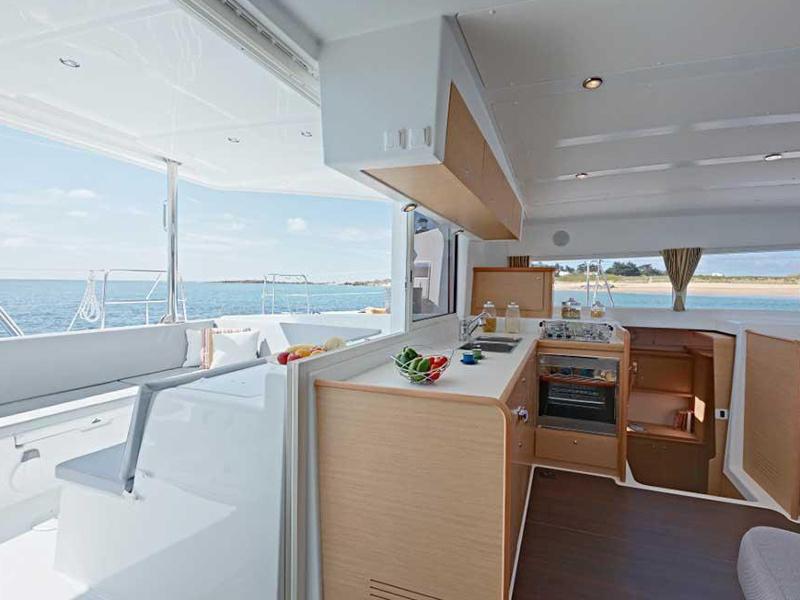 Book yachts online - catamaran - Lagoon 421 - Nirvana AC Watermaker Gen + elegant pack refit 2022 - rent