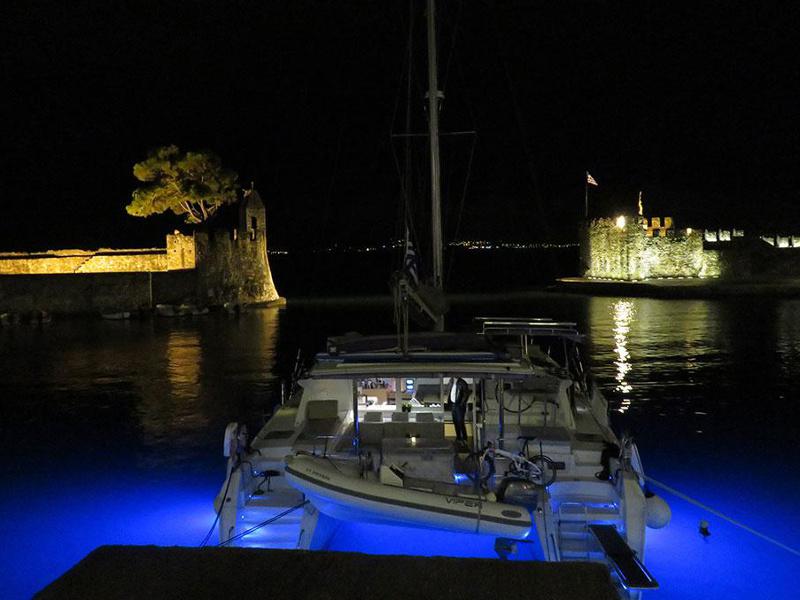 Book yachts online - catamaran - Lagoon 421 - Nirvana AC Watermaker Gen + elegant pack refit 2022 - rent