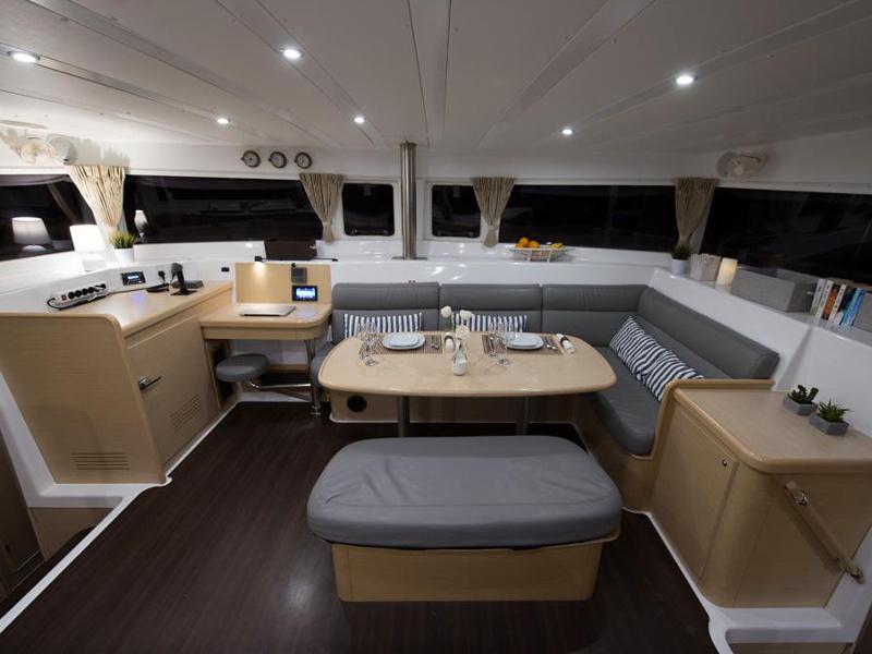 Book yachts online - catamaran - Lagoon 421 - Nirvana AC Watermaker Gen + elegant pack refit 2022 - rent