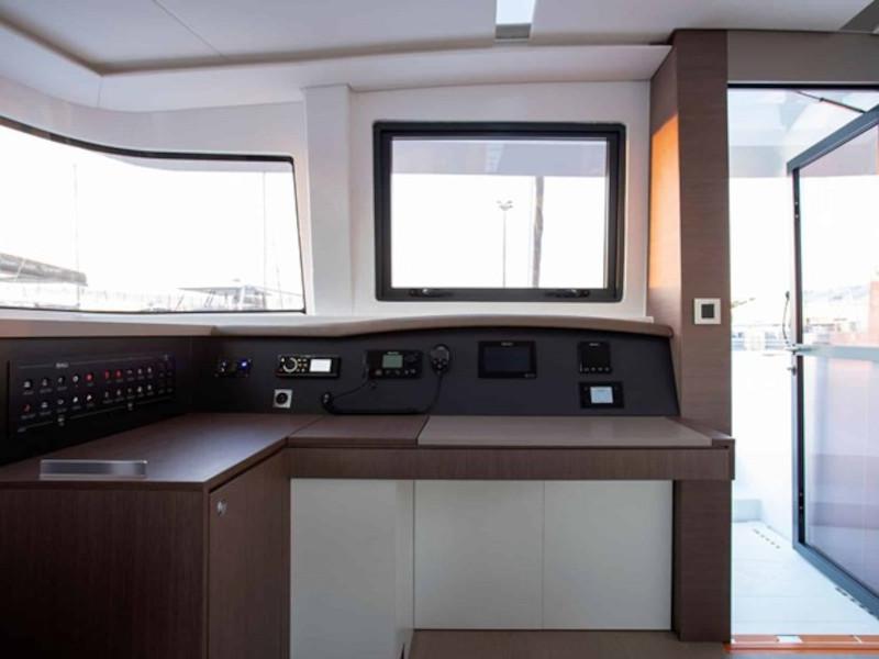 Book yachts online - catamaran - Bali 4.8 - Olea Crewed Elegant Pack - rent