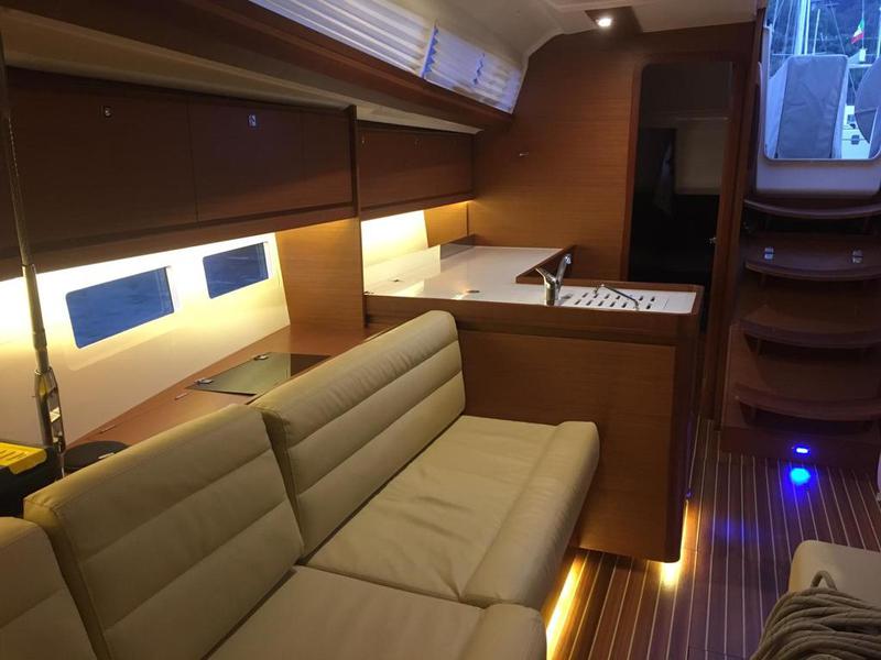 Book yachts online - sailboat - Dufour 412 GL - JOLIE - rent