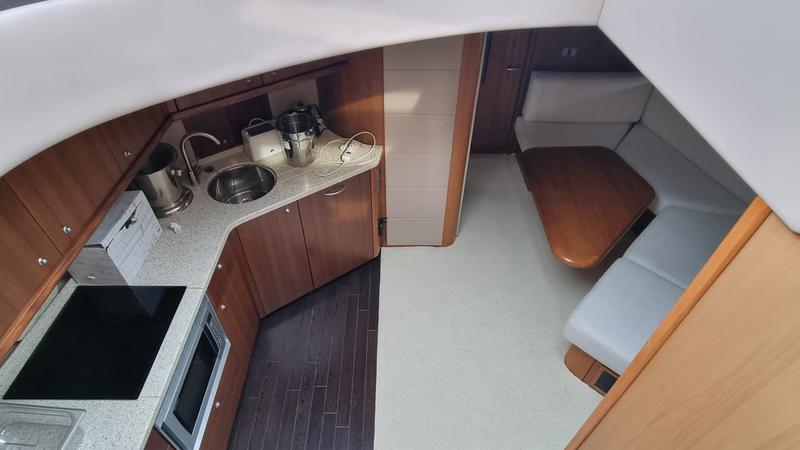 Book yachts online - motorboat - Predator 62 - Ena 1 - rent